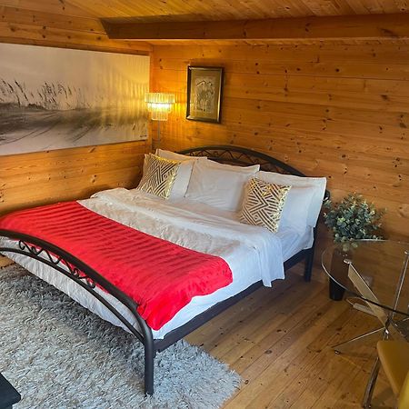 Chalet Free Sauna & Spa Superking Bed Killaloo ภายนอก รูปภาพ