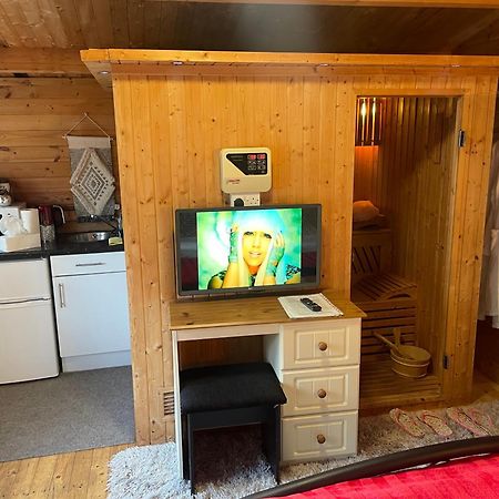 Chalet Free Sauna & Spa Superking Bed Killaloo ภายนอก รูปภาพ