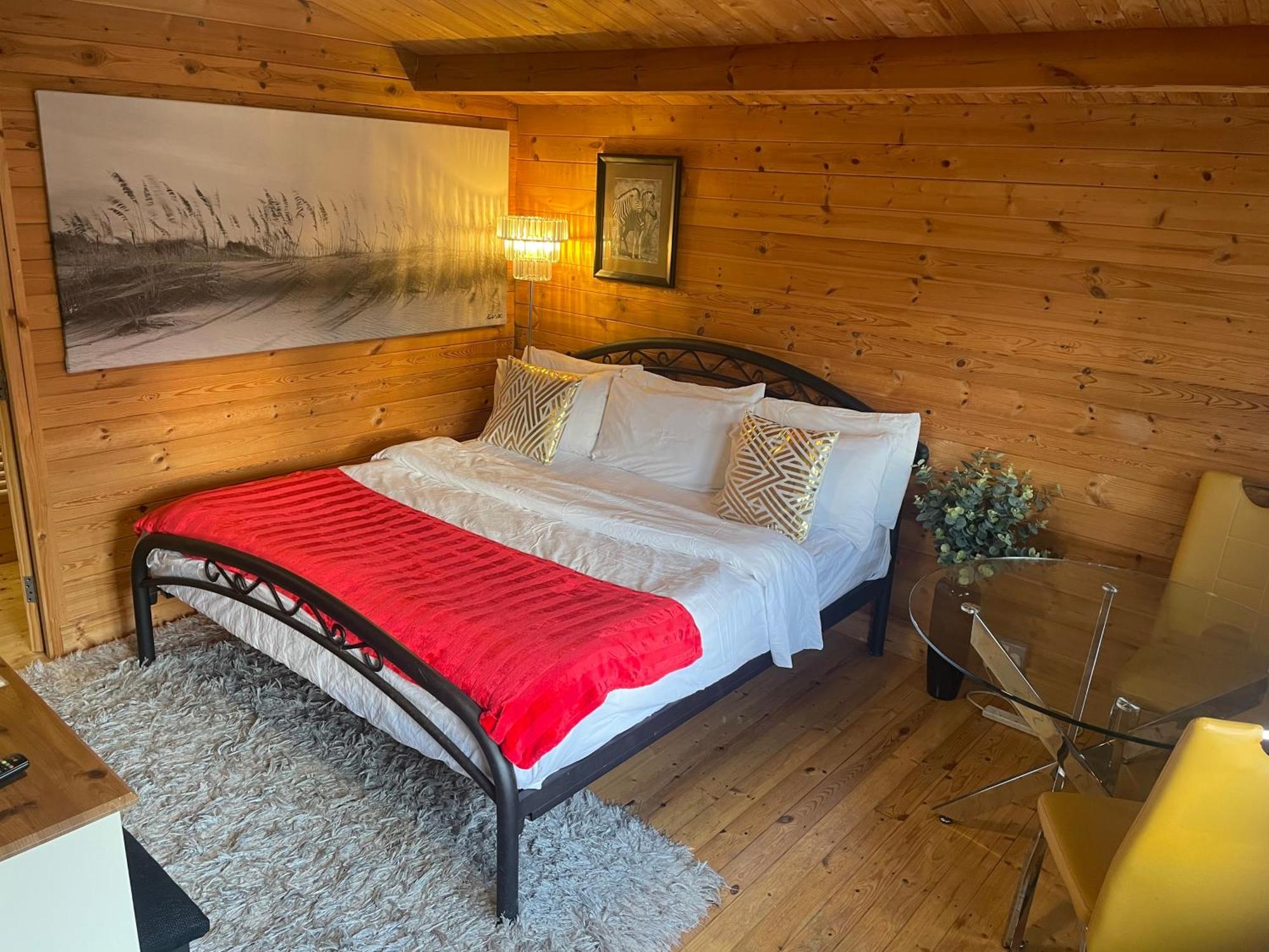 Chalet Free Sauna & Spa Superking Bed Killaloo ภายนอก รูปภาพ