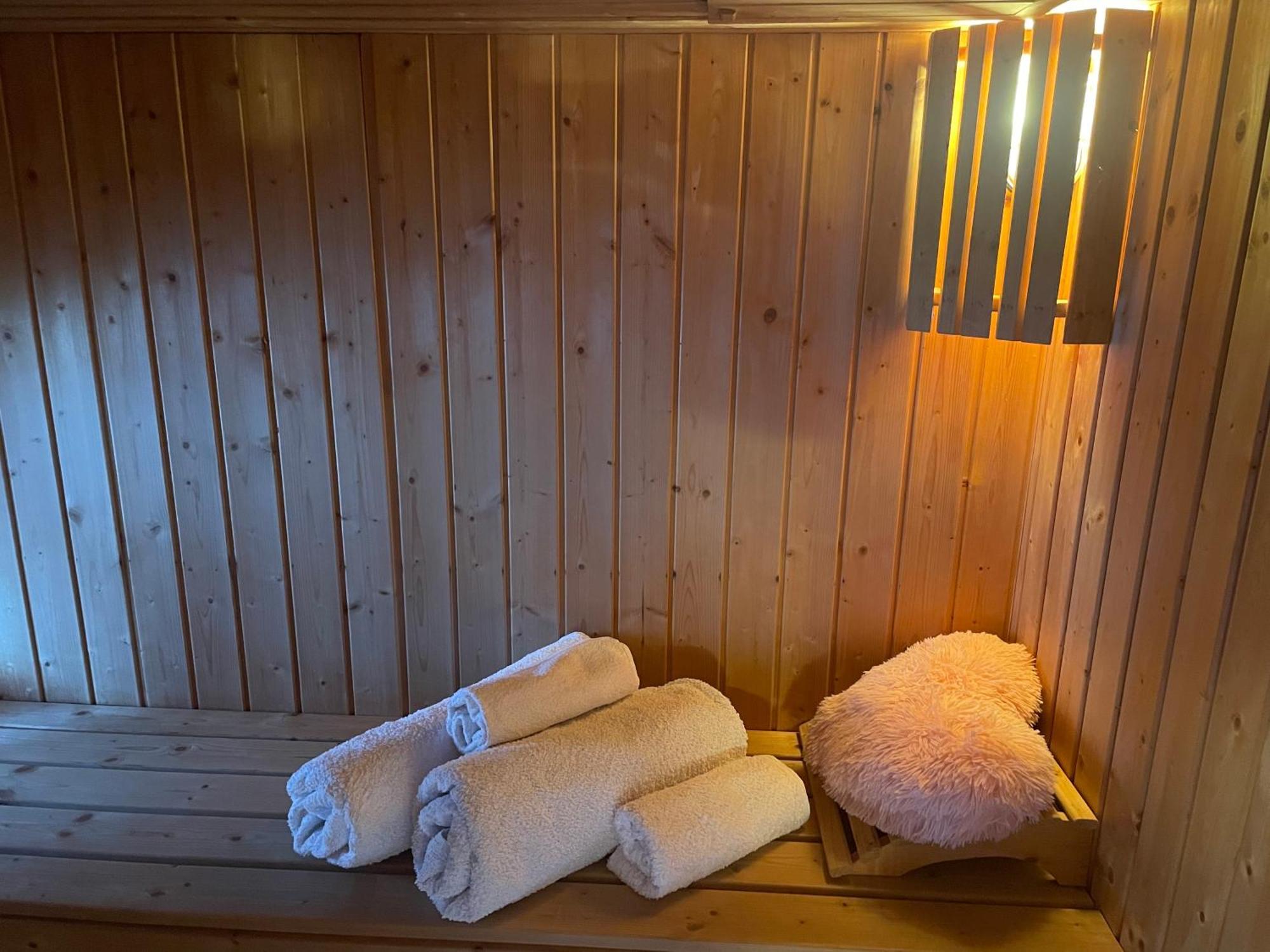 Chalet Free Sauna & Spa Superking Bed Killaloo ภายนอก รูปภาพ